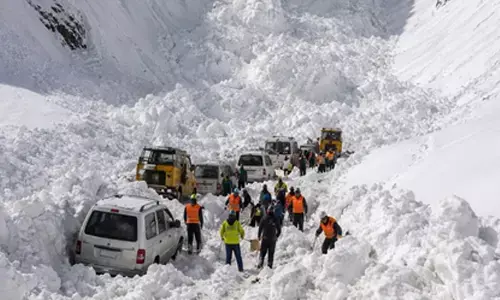 Six killed, 5 injured in Zojila Pass avalanche tragedy Six killed, 5 injured in Zojila Pass avalanche tragedy