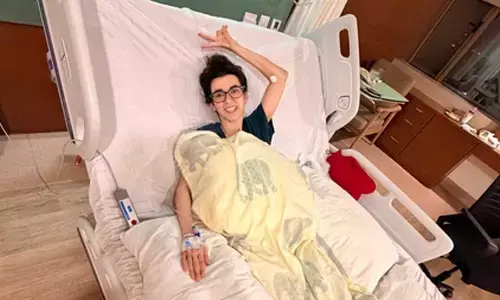 Hrithik Roshan keeps Saba Azads spirits up as she gets hospitalized from parasitic infection