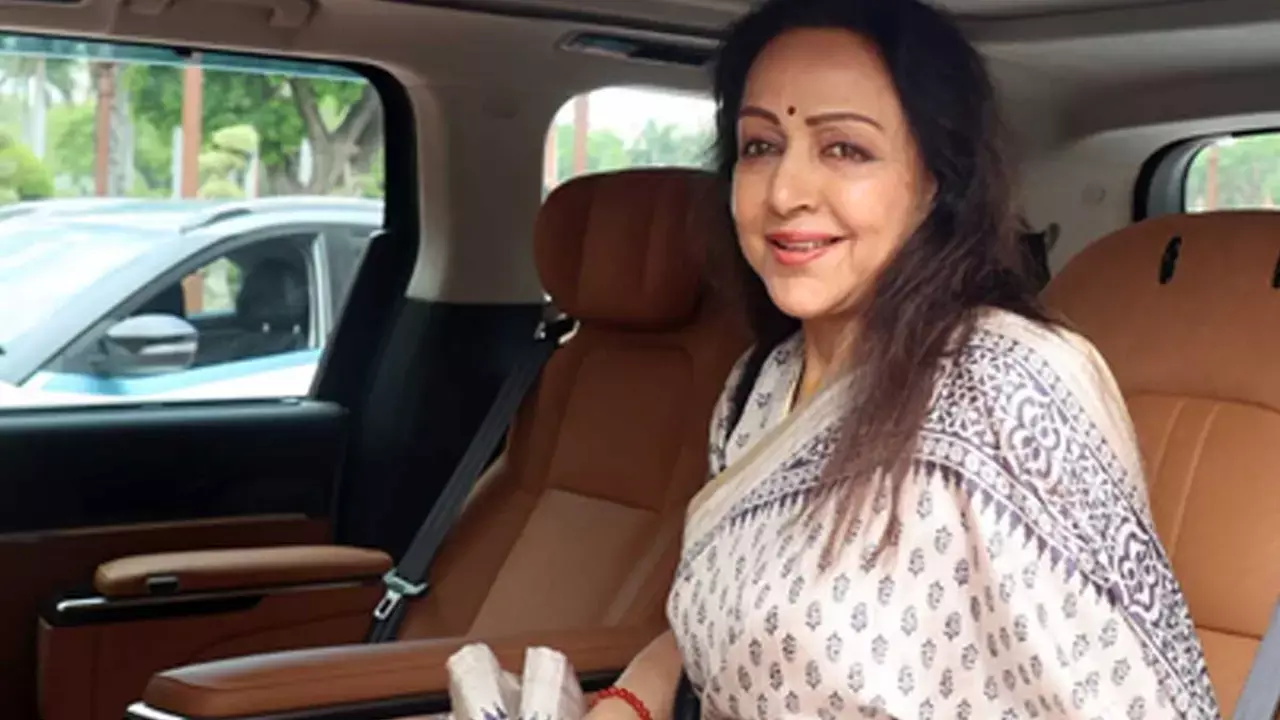 Hema Malini calls Neena Guptas Aachari Baa a must watch