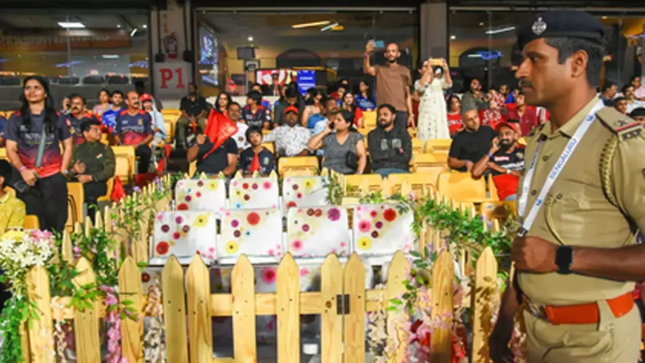 IPL 2026: Minute’s silence held in memory of stampede victims at Chinnaswamy Stadium IPL 2026: Minute’s silence held in memory of stampede victims at Chinnaswamy Stadium