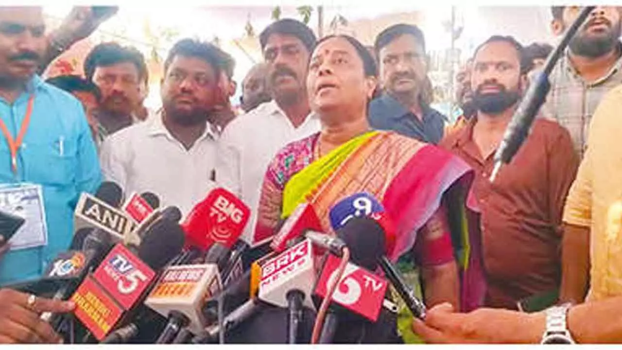 Temple works will finish before Pushkaralu: Surekha Temple works will finish before Pushkaralu: Surekha