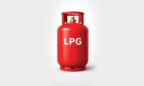 LPG cylinder theft caught on CCTV in Narsingi