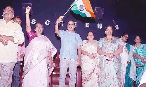 Union Minister watches ‘Dhurandhar 2’ in theatre