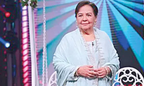 Farida Jalal breaks down remembering Lata Mangeshkar: Was madly in love with her