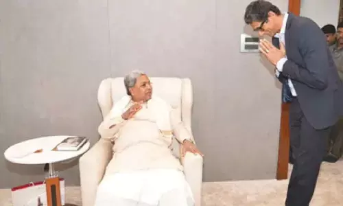 Bypolls: Independent candidate quits, Siddaramaiah confident of win Bypolls: Independent candidate quits, Siddaramaiah confident of win