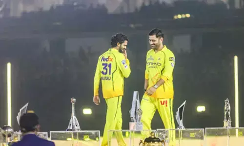 Deep down, he knows what the right answers are: Hussey on Dhoni’s unmatched cricketing instinct Deep down, he knows what the right answers are: Hussey on Dhoni’s unmatched cricketing instinct