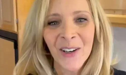 Lisa Kudrow talks about getting ‘embarrassed for watching ‘Friends’ in front of her family Lisa Kudrow talks about getting ‘embarrassed for watching ‘Friends’ in front of her family