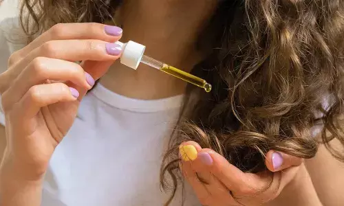 Natural Oils That Smooth Frizz and Support Faster Hair Growth Natural Oils That Smooth Frizz and Support Faster Hair Growth