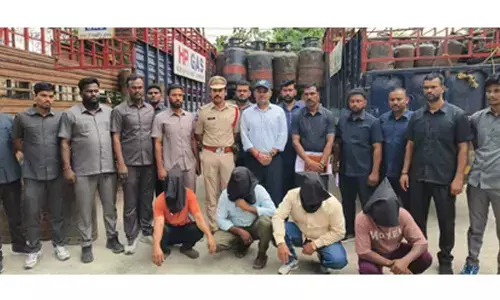 414 LPG cylinders dumped in Hyderabad graveyard seized, 10 held 414 LPG cylinders dumped in Hyderabad graveyard seized, 10 held