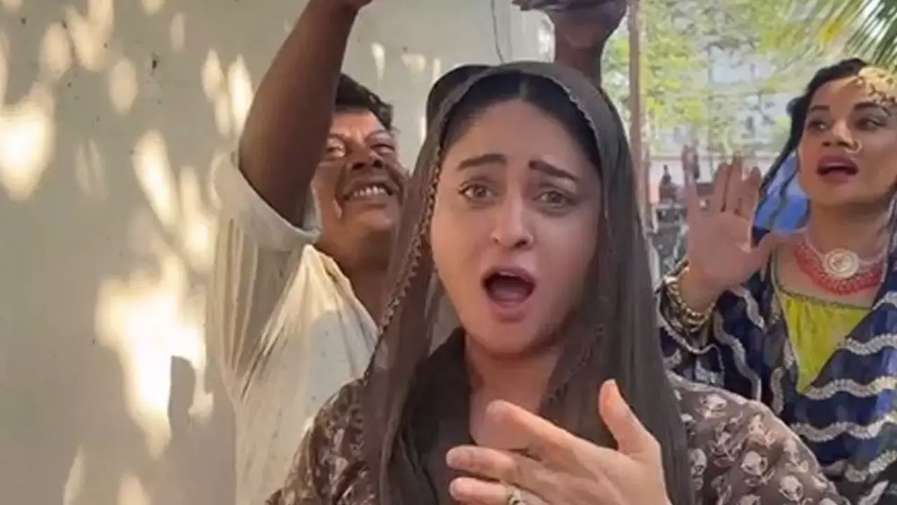Mahhi Vij channels her inner Sridevi as she recreates ‘Naam Mera Premkali’ with ‘Seher’ cast