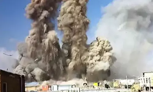 US Strikes Iran’s Isfahan with Bunker-Buster Bombs; Massive Explosions Reported Near Nuclear-Linked Site US Strikes Iran’s Isfahan with Bunker-Buster Bombs; Massive Explosions Reported Near Nuclear-Linked Site