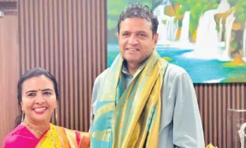 Jhansi Reddy holds talks with ministers