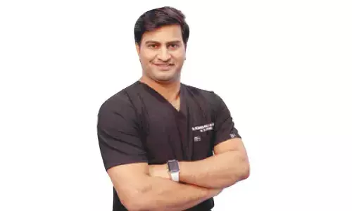 Dr Rakesh Komuravelli leads the way in robotic joint replacement