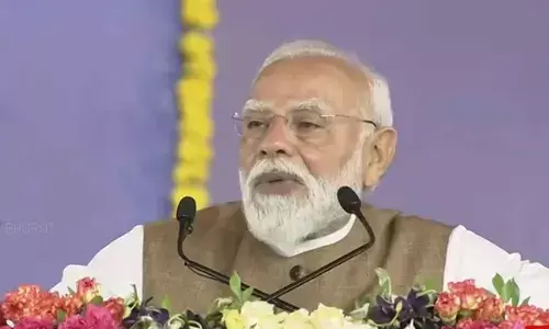 Rajneeti ke Gidh: Cong spreading panic for political gains says Modi Rajneeti ke Gidh: Cong spreading panic for political gains says Modi