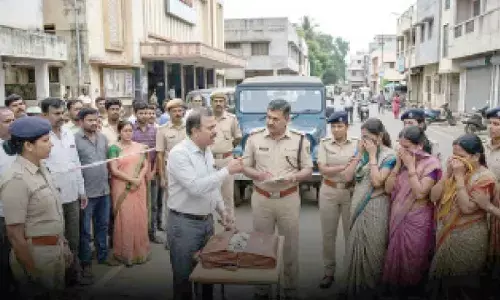 Five-woman gang accused of extorting Rs 25 lakh from theatre owner in Ramanagara
