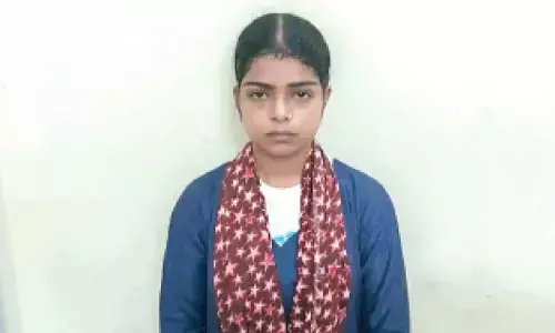 Woman arrested for smuggling SIM cards, drugs into central prison