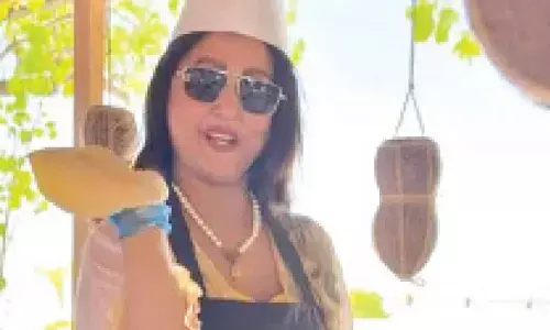 Hina Khan flaunts ‘gol rotis’ in Maldives