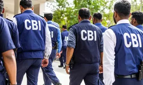 CBI arrests Srinagar EPFO official, aide for bribery