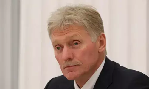Kremlin says Ukraine should withdraw from Donbas