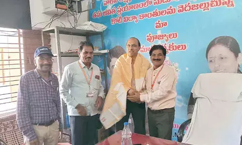 SKU VC visits Sri Sai campus in Gooty