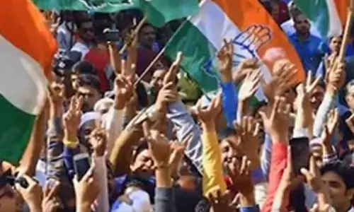 Congress workers protest over delay in wheat crops procurement in MP