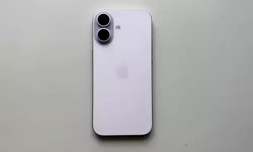 Apple iPhone 17 Drops Below ₹50,000: How to Get the Deal