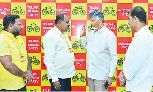 Naidu cracks whip on Kuppam TDP leaders over groupism