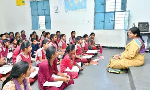 Collector Ila Tripathi inspects Kasturba Girls’ School in Varni