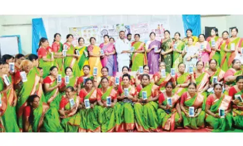 Smartphones distributed to Anganwadi teachers