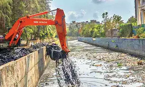 CMC accelerates desilting works ahead of monsoon