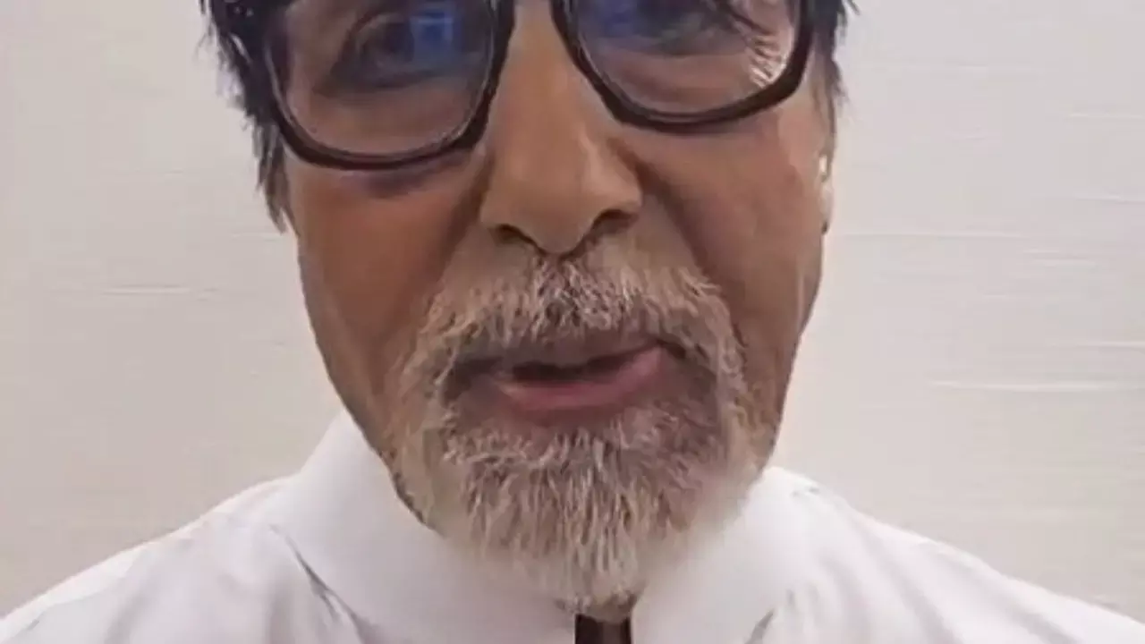 Amitabh Bachchan calls internet a ‘saviour’, reflects on enduring bond with fans Amitabh Bachchan calls internet a ‘saviour’, reflects on enduring bond with fans