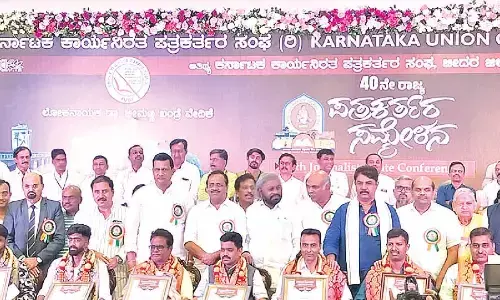 Journalists must stand by truth: Speaker Khader