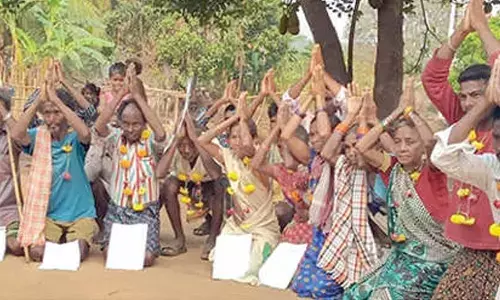 Tribal villagers protest delay in issuing death certificates