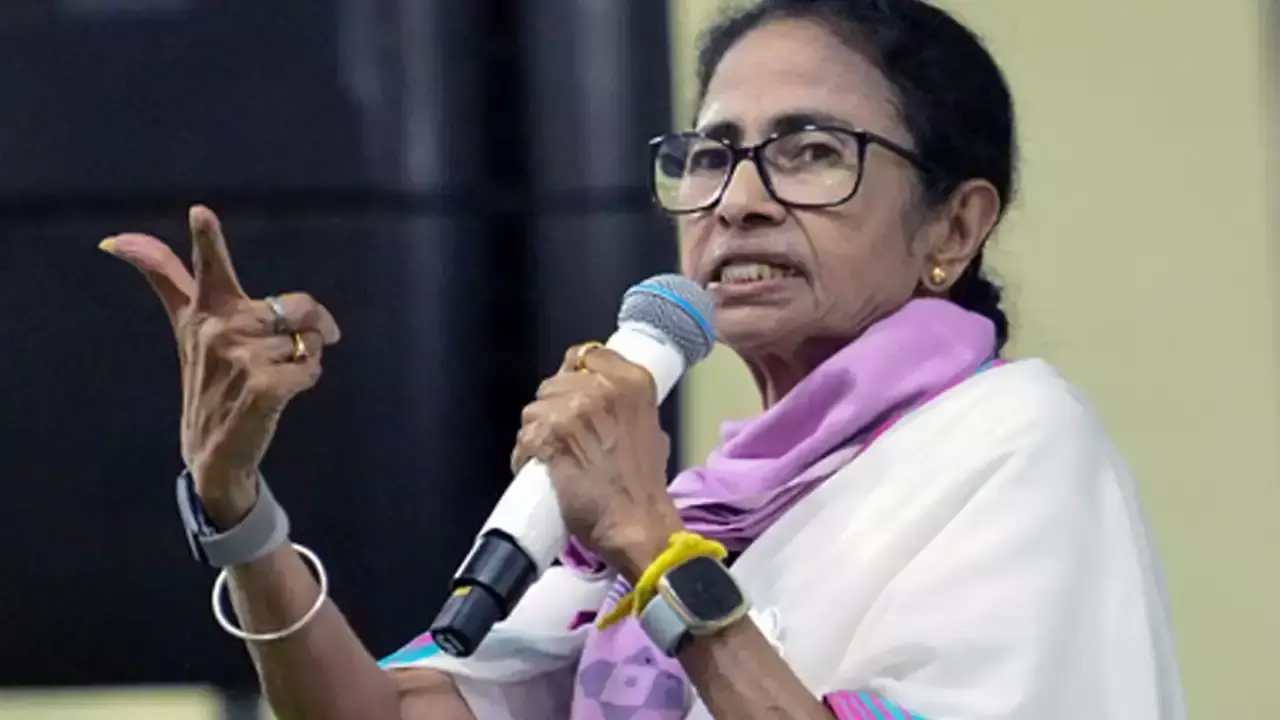 PM accused of misusing government machinery for political campaigns: Mamata