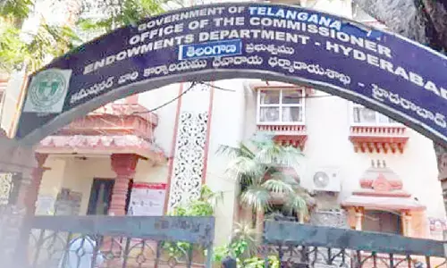 Govt shouldn’t blink at Endowments Dept during official transfers