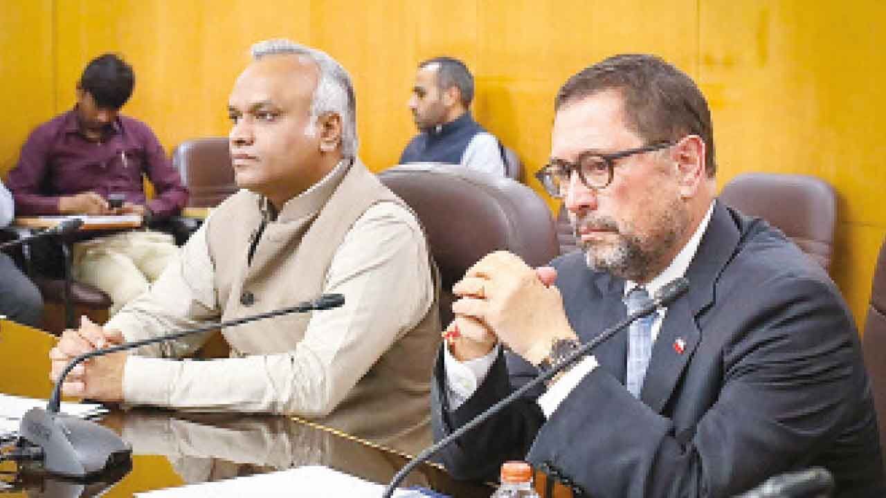 State discusses collaboration in deep-tech, clean energy with Chile