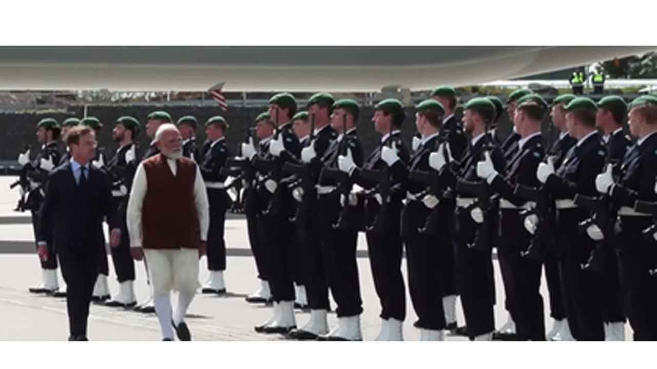PM Modi arrives in Sweden, PM Kristersson welcomes him at airport