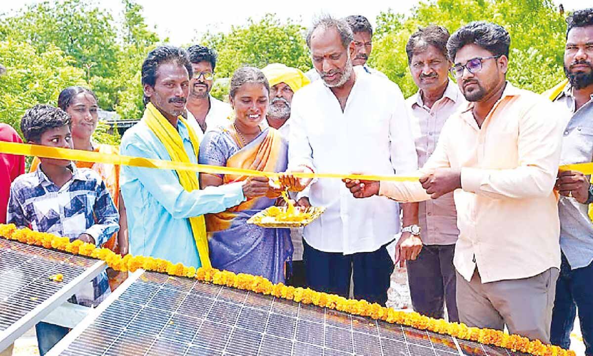 Solar power is solution to energy problems: Minister