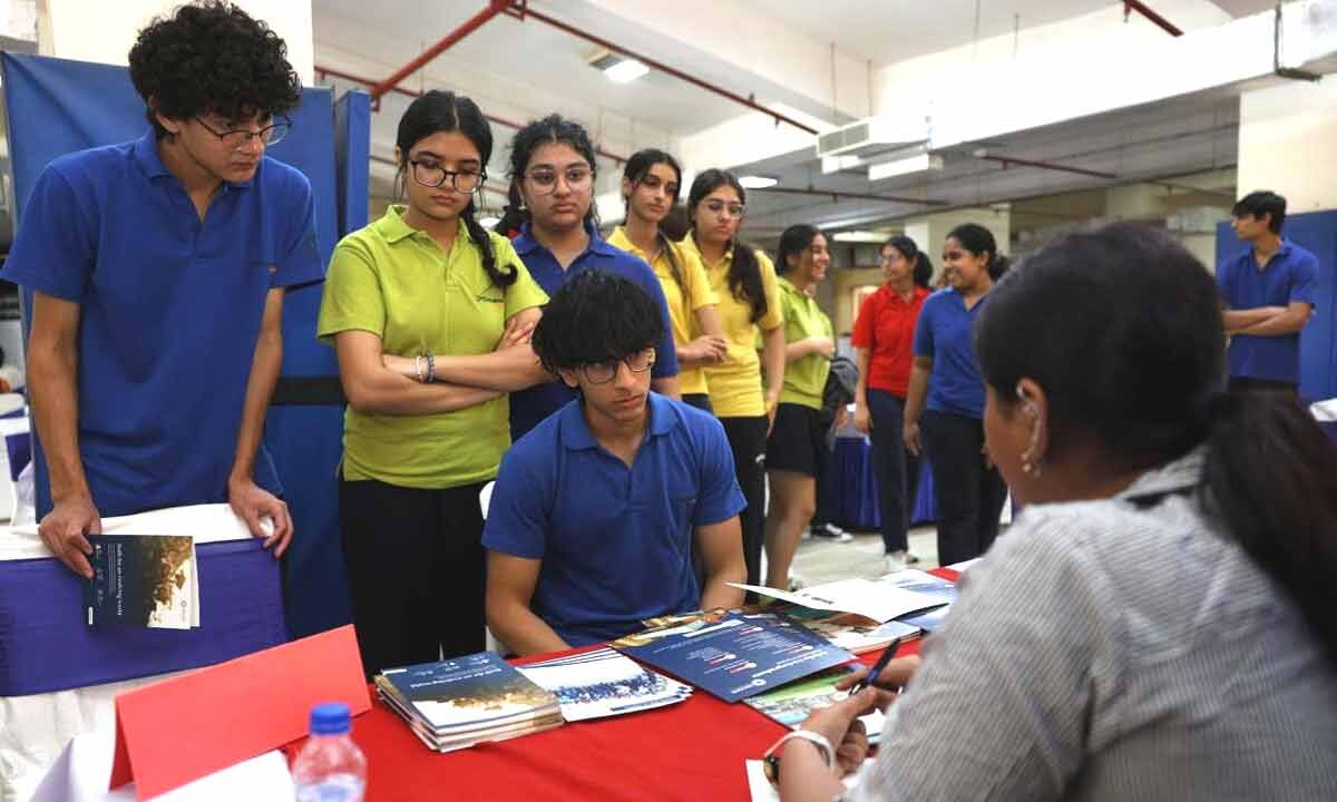 University Fair : Connect Students with Higher Education Institutions