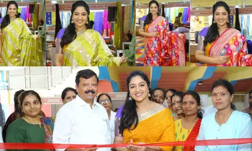 Actress Shanthi Rao Inaugurates National Silk Expo at Srinagar Colony