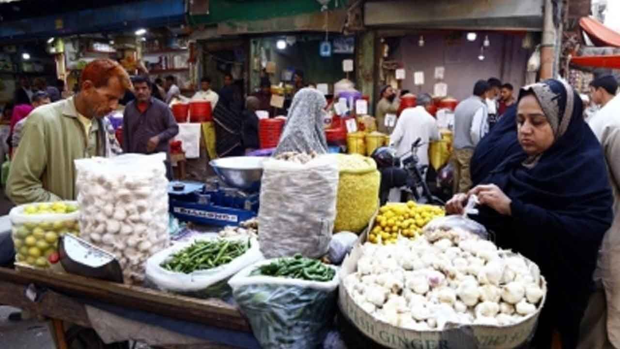 Pakistan's Punjab govt employees battle rising expenses amid inflation