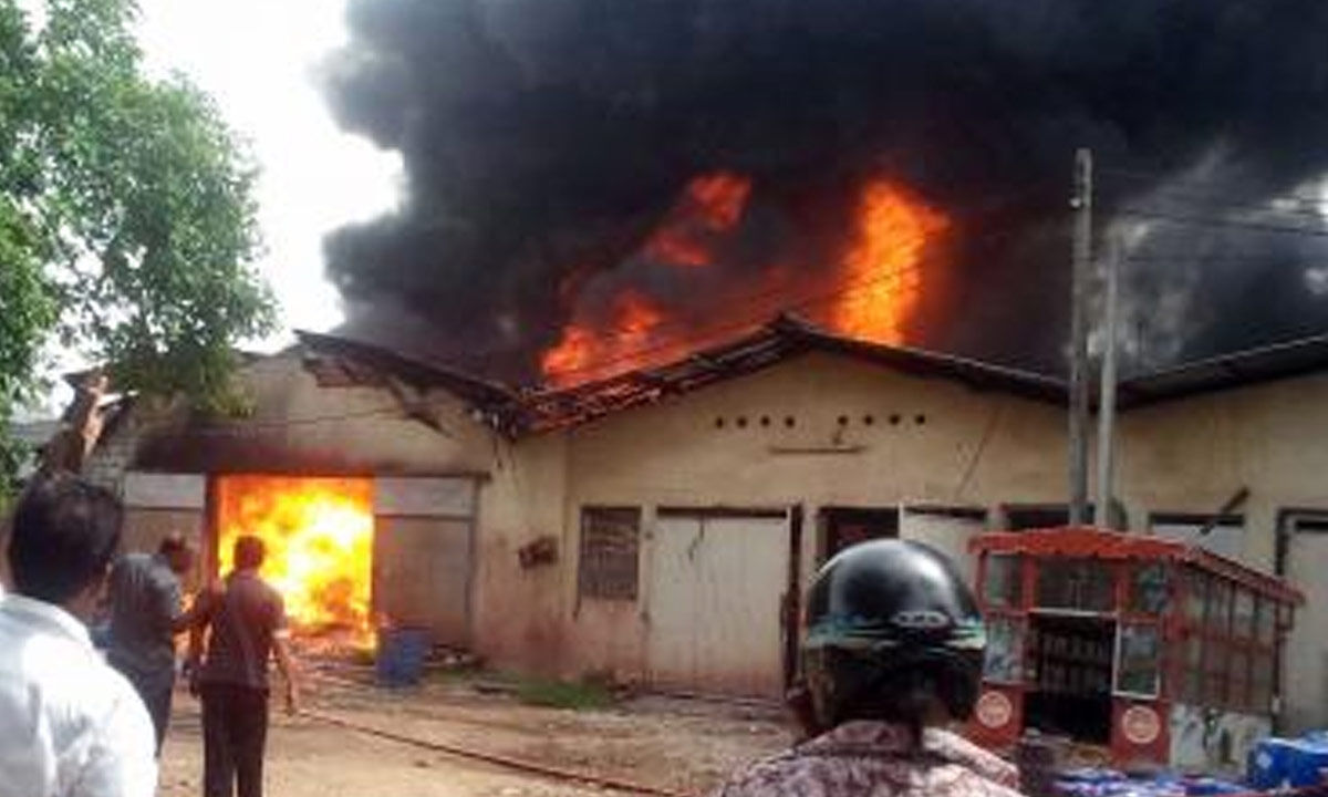Sri Lanka: 12 killed in fire at elderly care facility