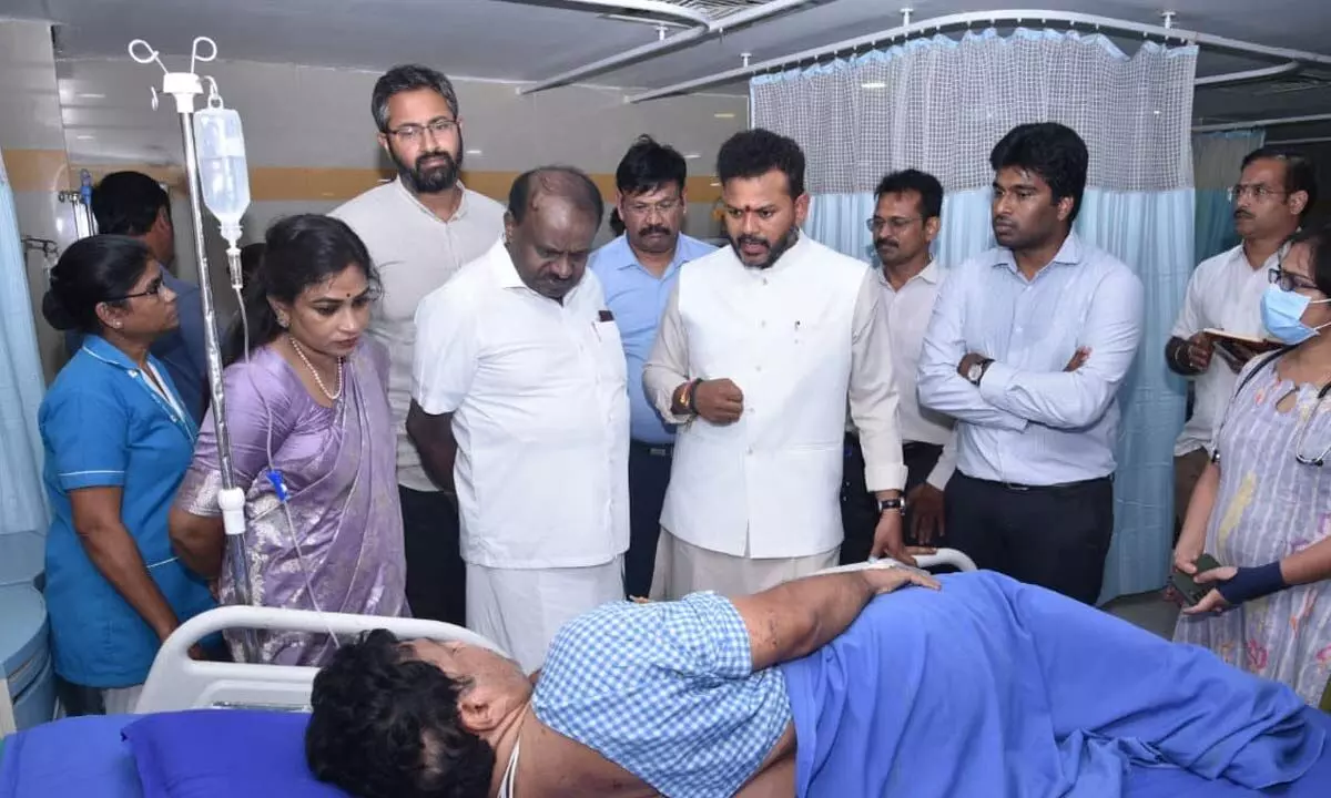 Union Minister visits incident spot, announces ex-gratia Union Minister visits incident spot, announces ex-gratia
