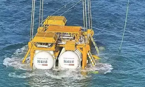 China Launches World’s First Wind-Powered Underwater Datacentre