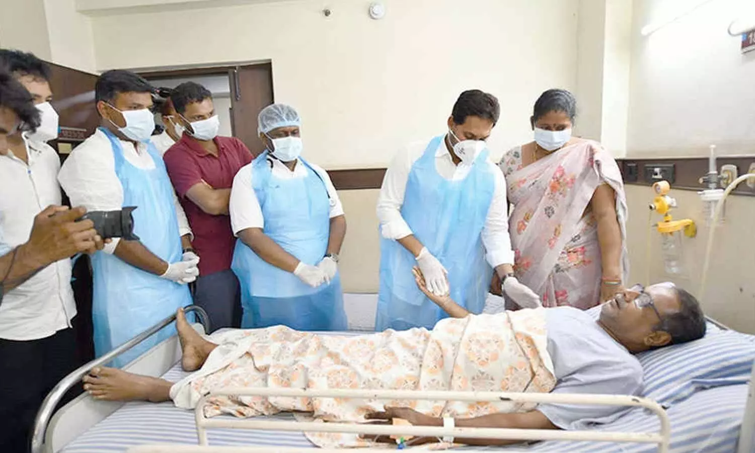 Jagan alleges cut in VSP staff by half, neglect of welfare Jagan alleges cut in VSP staff by half, neglect of welfare