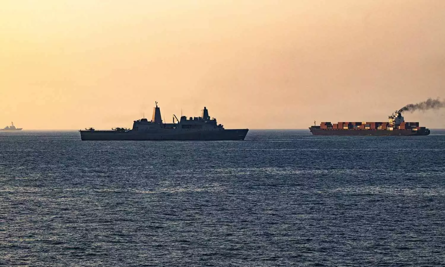 US Defence Chief Signals Return to Gunboat Diplomacy as Air Strikes Hit Iran For Second Night US Defence Chief Signals Return to Gunboat Diplomacy as Air Strikes Hit Iran For Second Night