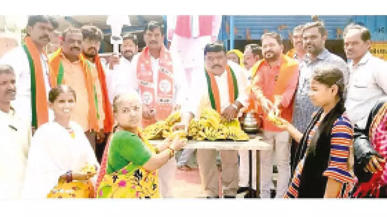 BJP leaders celebrate PM Modi’s record-breaking tenure BJP leaders celebrate PM Modi’s record-breaking tenure