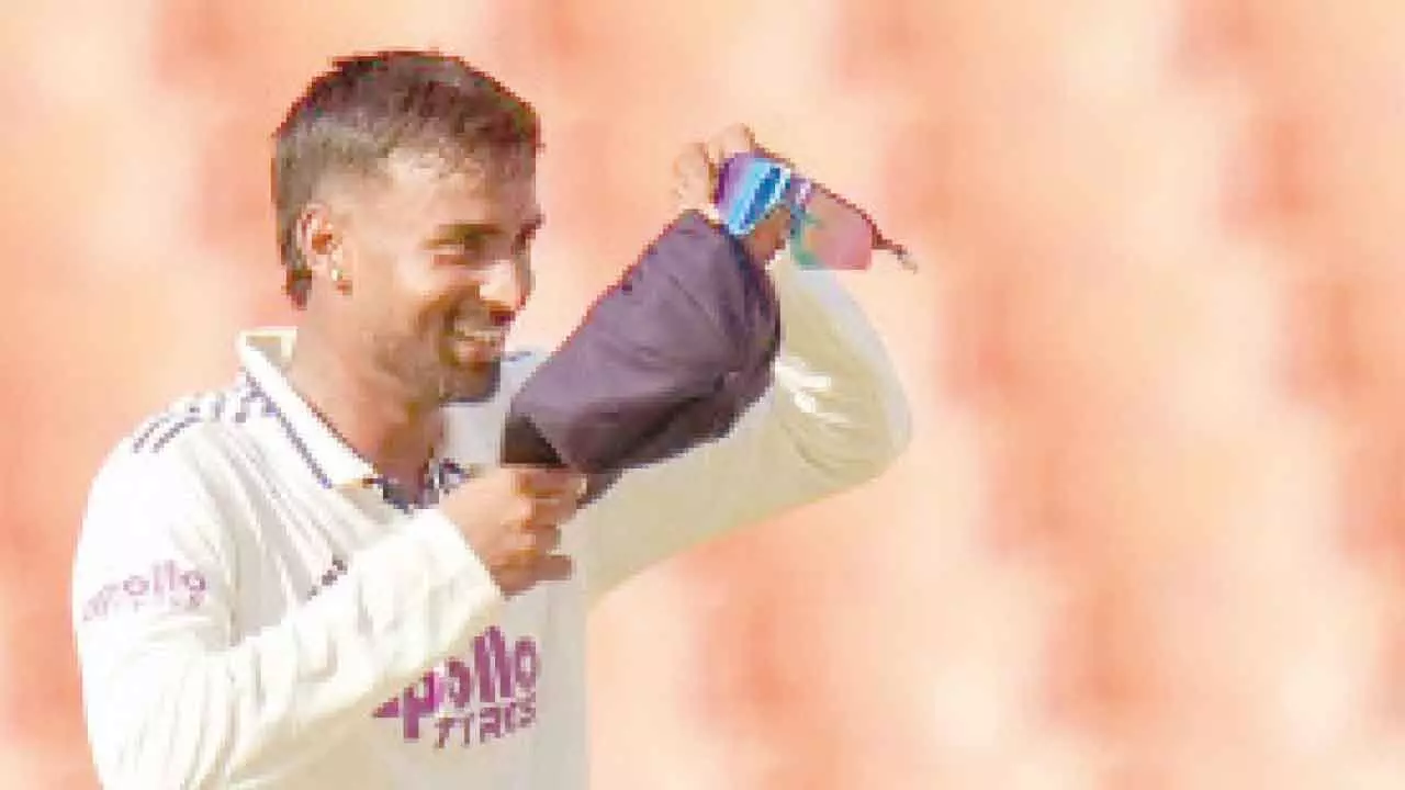 Suthar to play for Warwickshire Suthar to play for Warwickshire