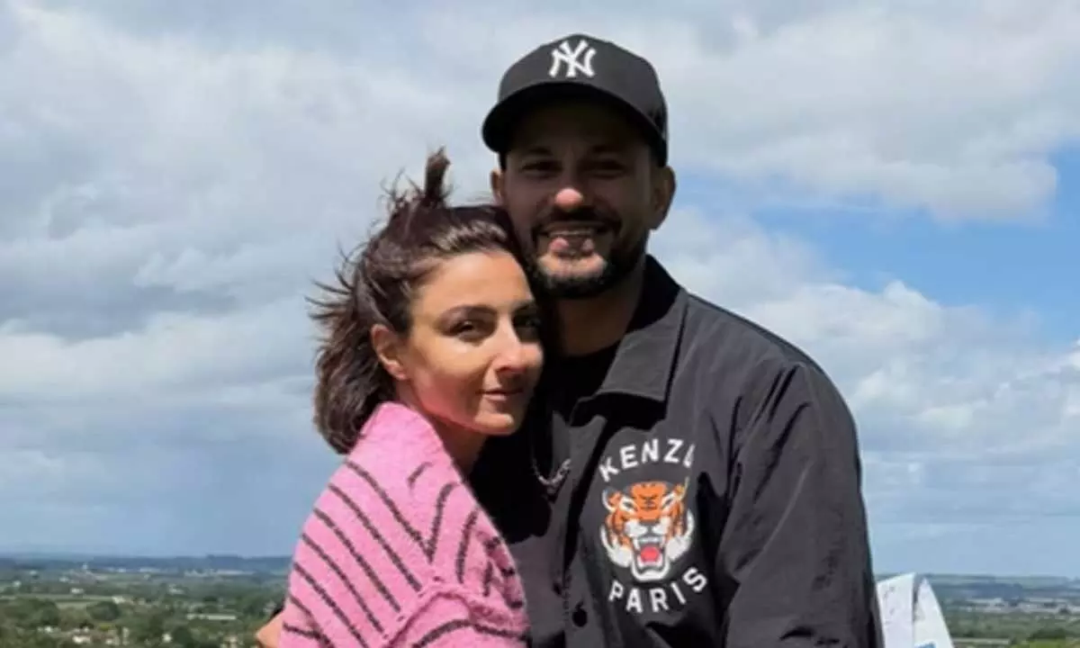 Soha Ali Khan shares romantic moments with Kunal Kemmu through daughter Inaaya’s lens Soha Ali Khan shares romantic moments with Kunal Kemmu through daughter Inaaya’s lens