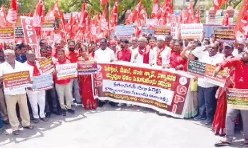 CPI protests against inflation, accuses Centre of squeezing common people